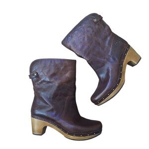 UGG Australia Brown Lynnea 1958‎ Shearling Clog Boots Wood Heel Sz 9